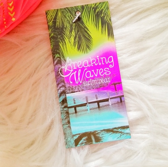 NWT Breaking Waves Orange Aztec Flowy Bikini Top - Picture 4 of 7